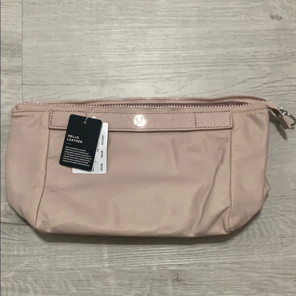 Lululemon travel easy kit